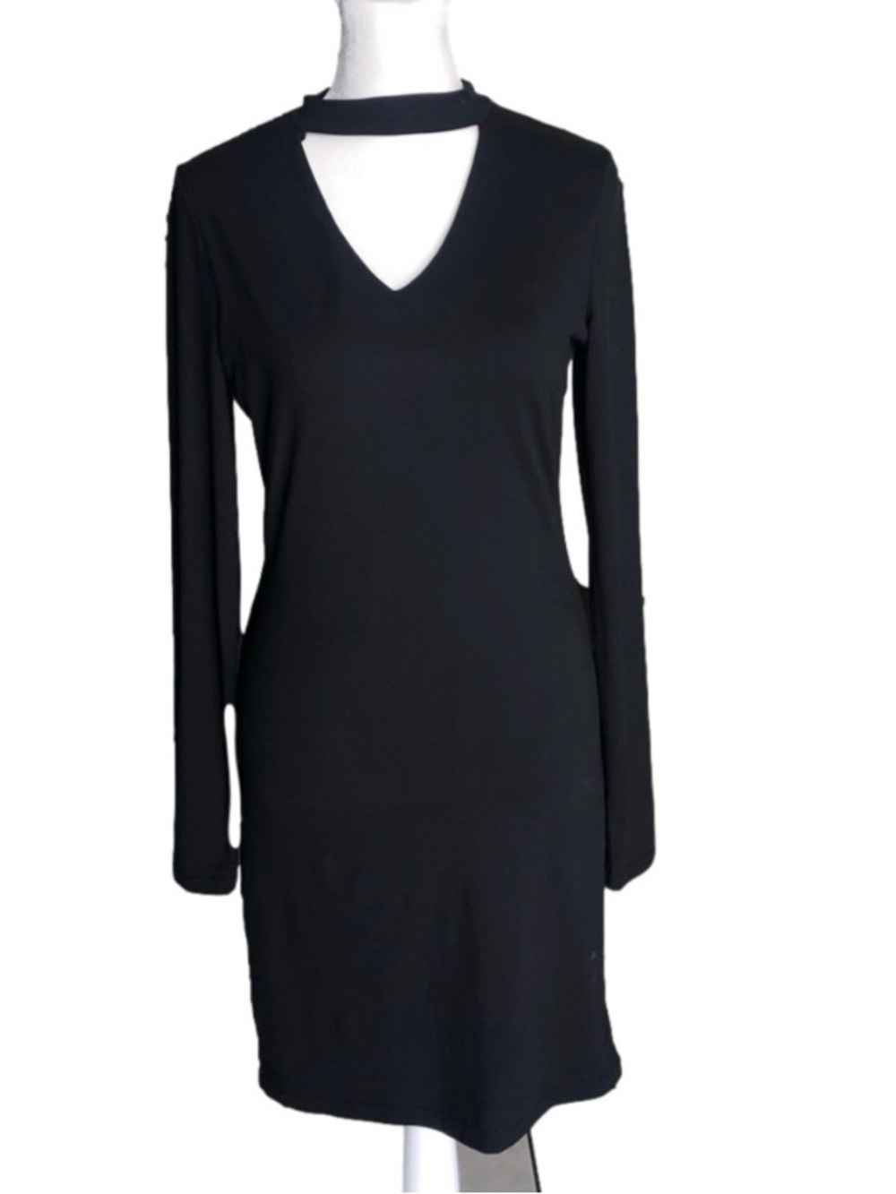 Hot Kiss Black V-Neck Chest Cut Out Long Sleeve Sheath Dress